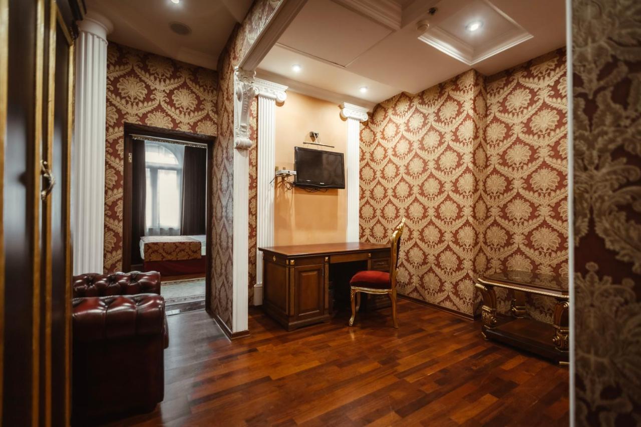 Two Room Suite,10366441:JPEG