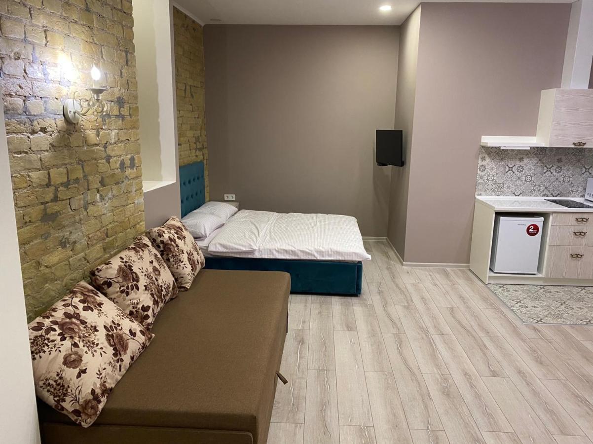 Studio,1068443401:JPEG