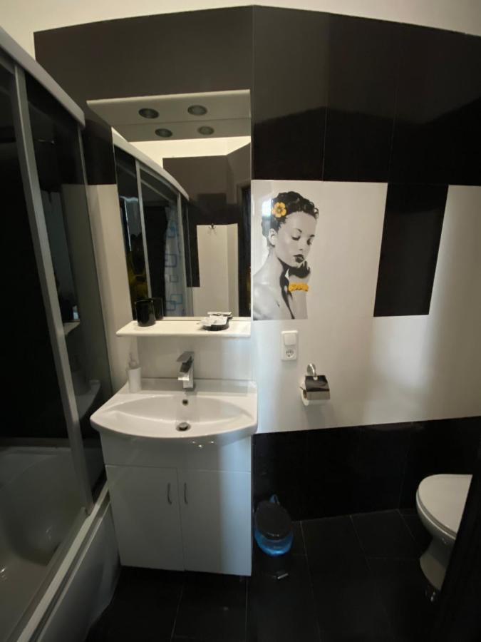 Studio Apartment,1098179772:JPEG