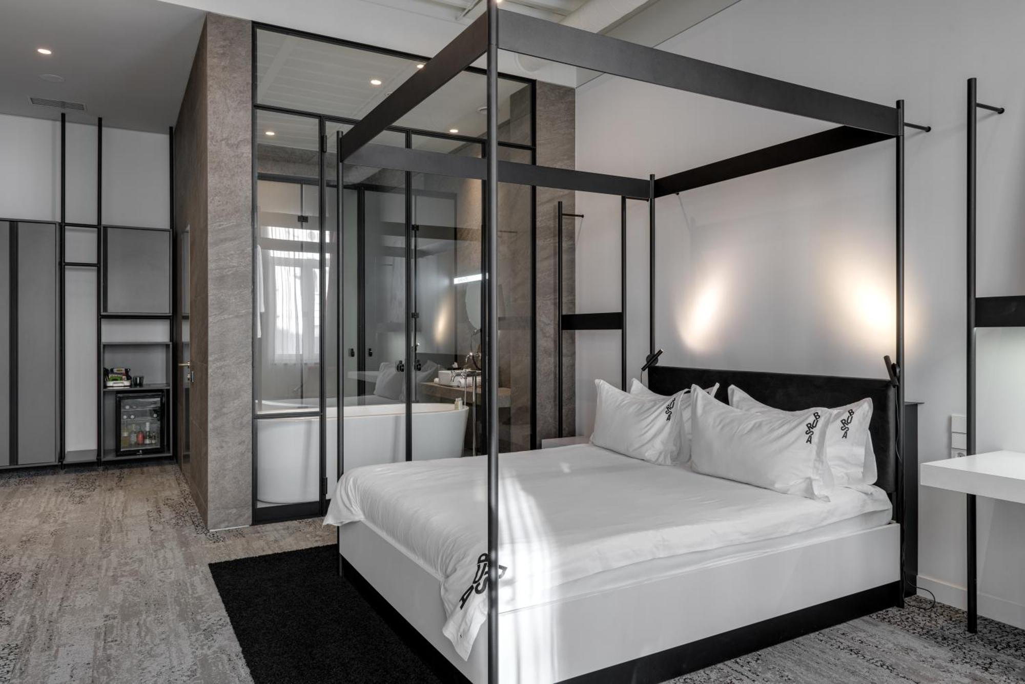 Deluxe Junior Suite,664351836:JPEG