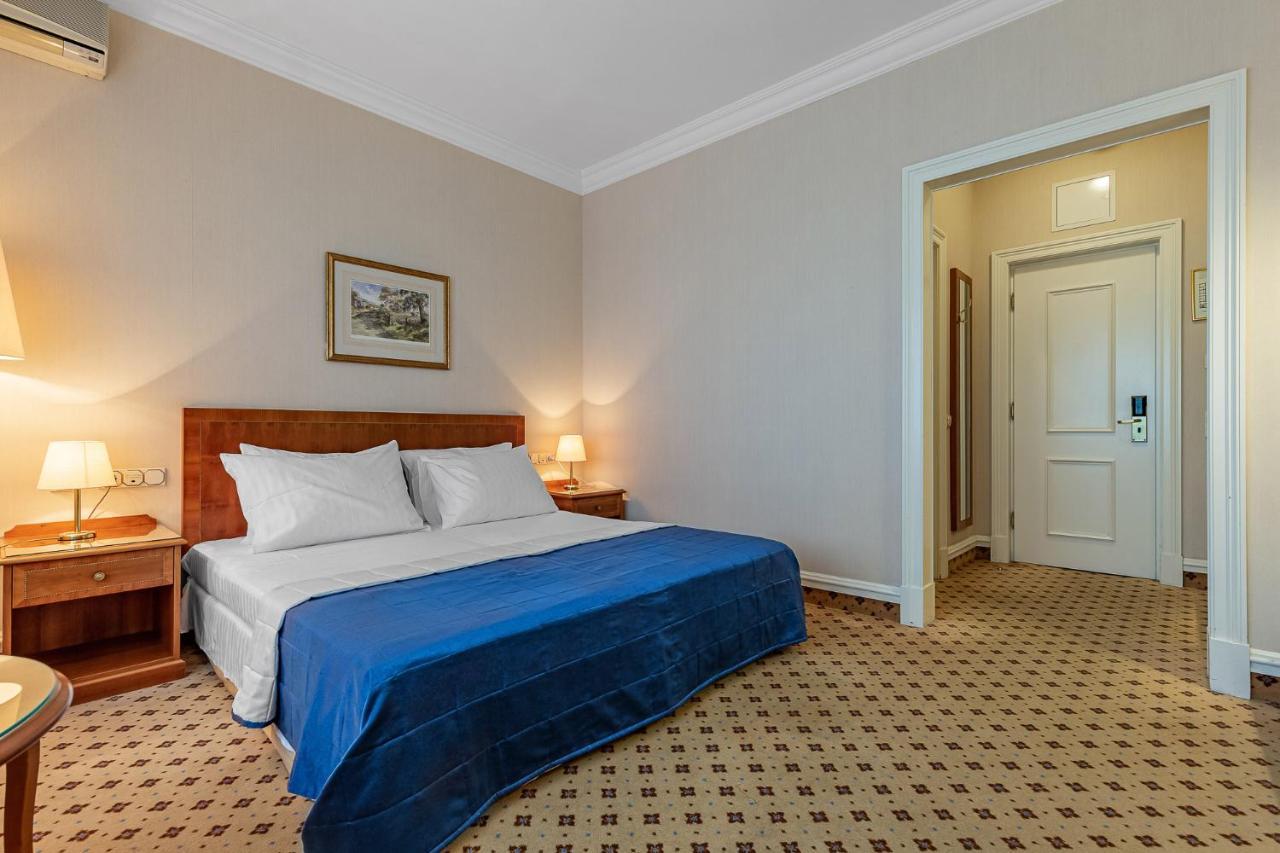 Standard Double or Twin Room,1151501301:JPEG