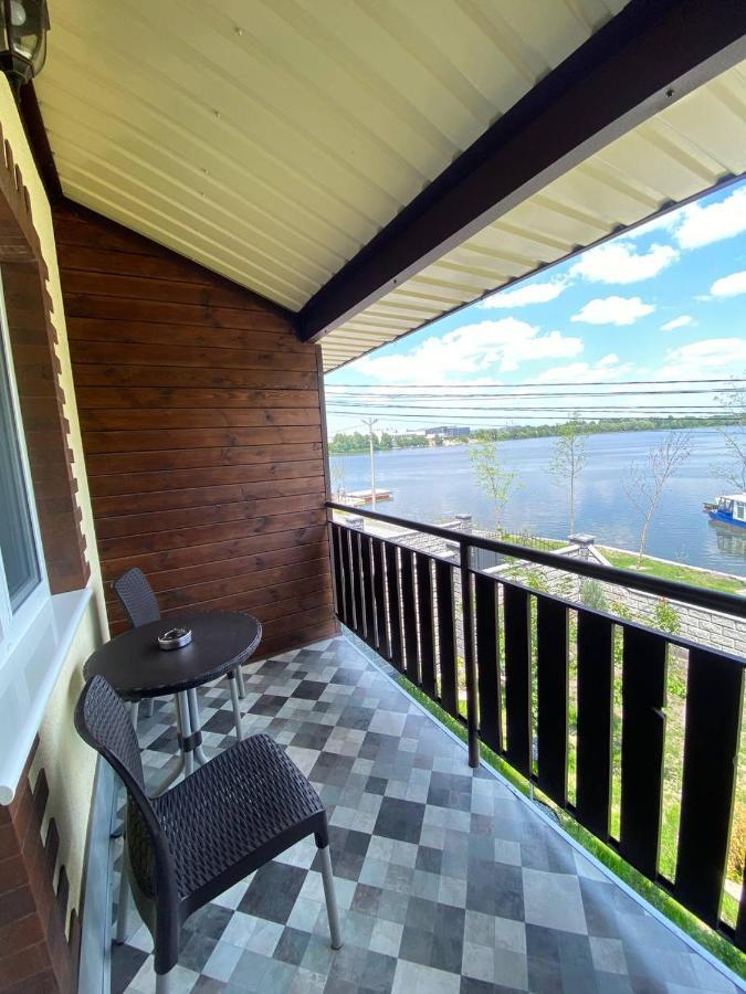 Studio Balcony,1307356408:JPEG