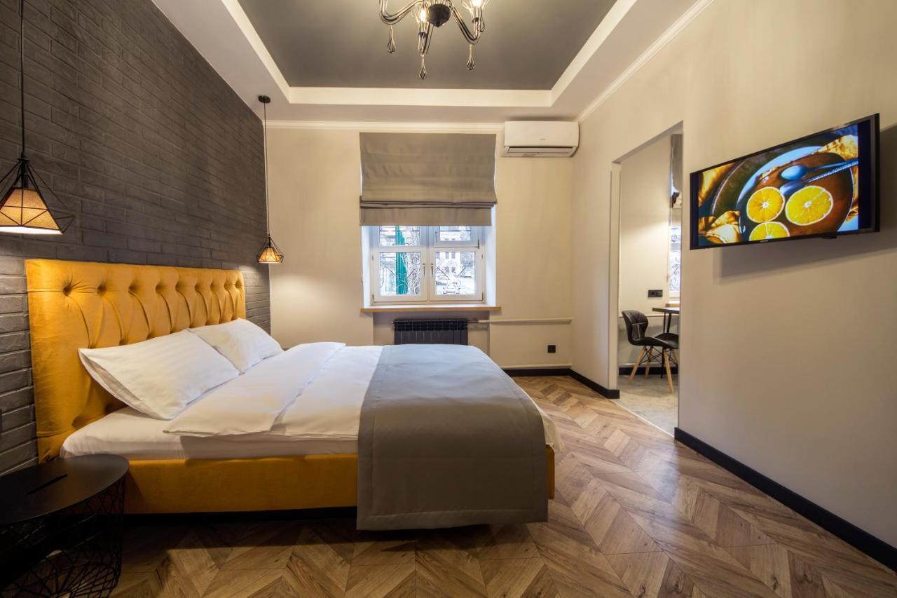 Deluxe Apartment,1553977039:JPEG