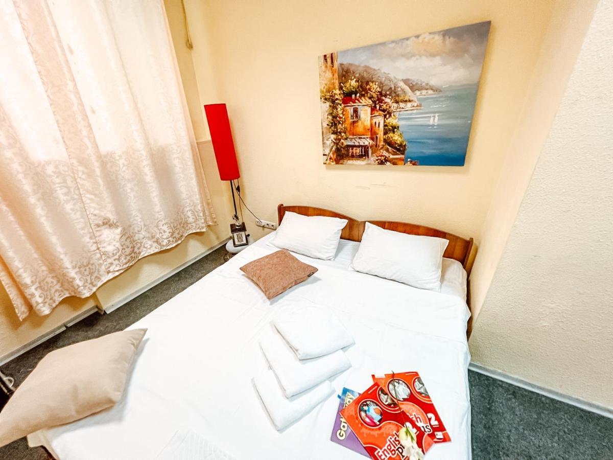 Standard Twin Room with Shared Bathroom,1272240643:JPEG