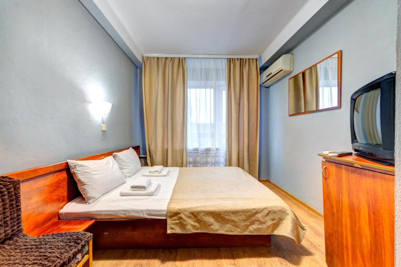Double Room,1322397364:JPEG