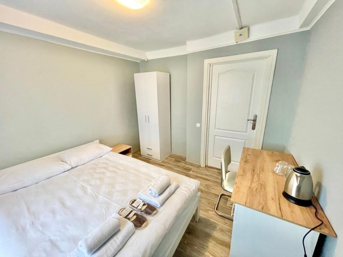 Double Room with Shared Bathroom,1328267168:JPEG