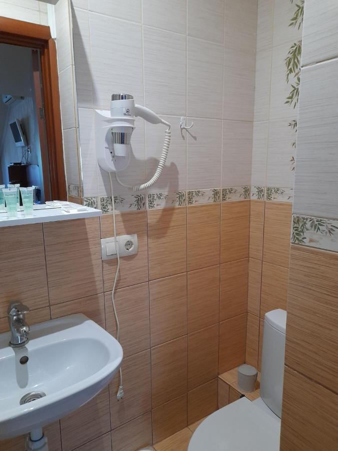 Suite with Lake View,1413870425:JPEG