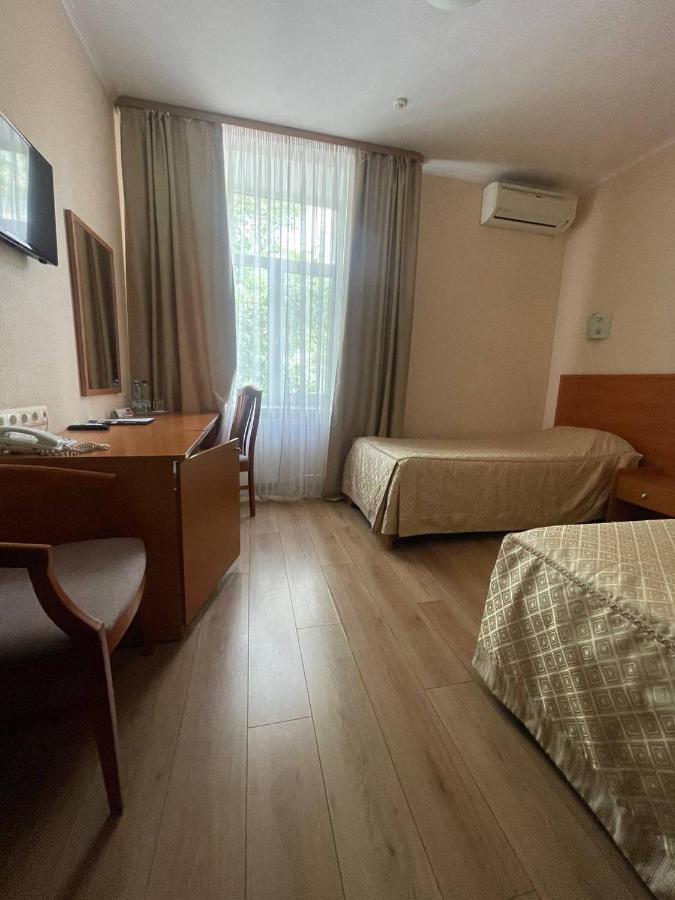 Twin Room,1769833708:JPEG