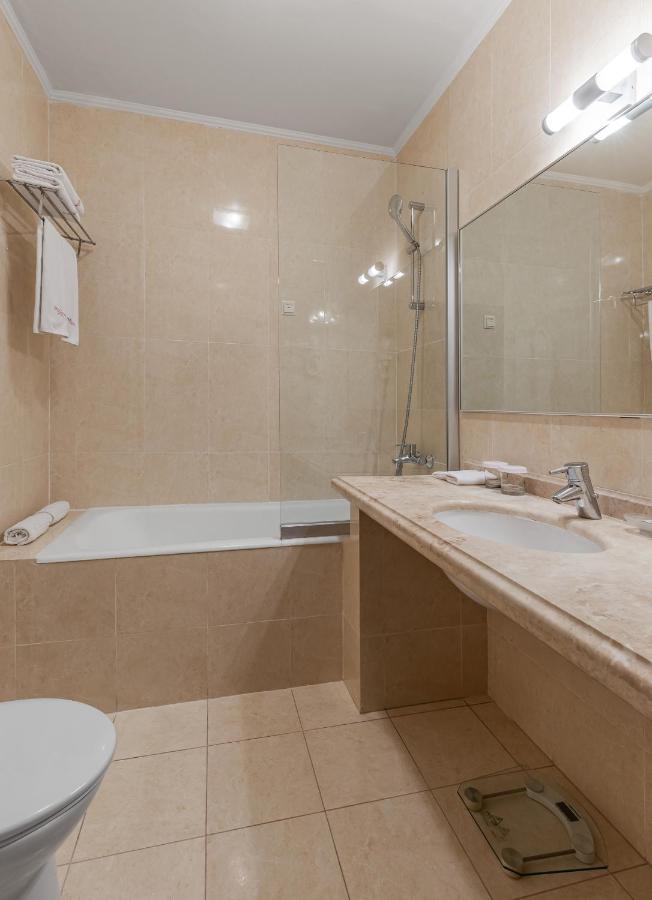 Standard Twin Room,1468457054:JPEG