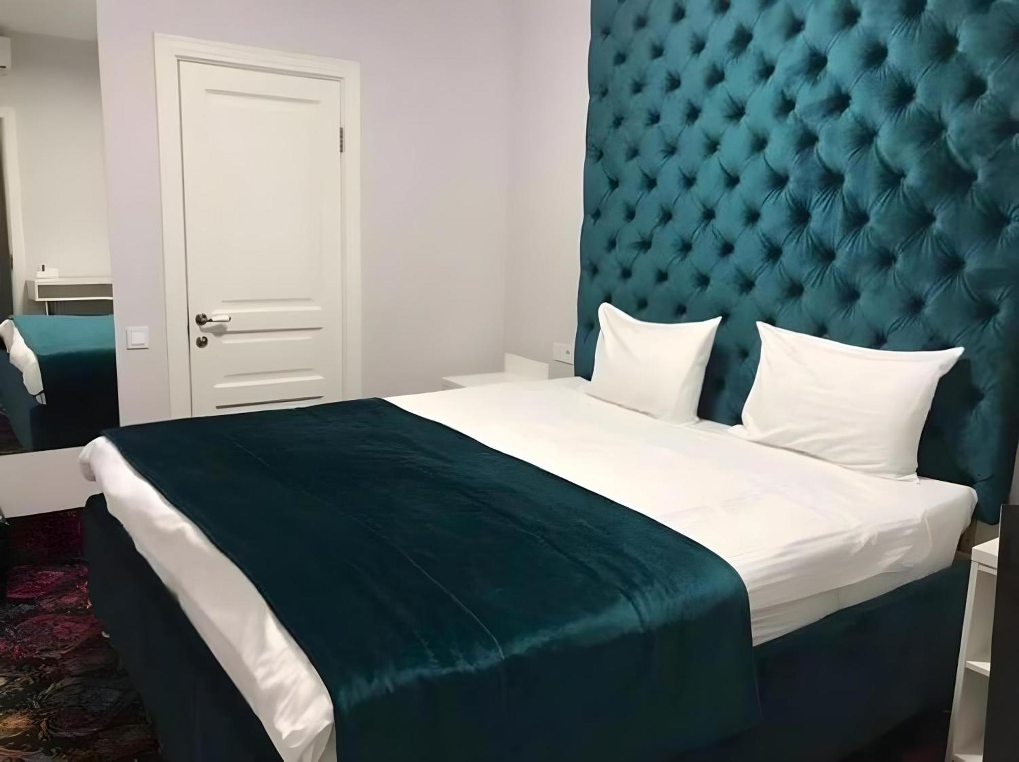 Standard Double Room without Window,1616425558:JPEG