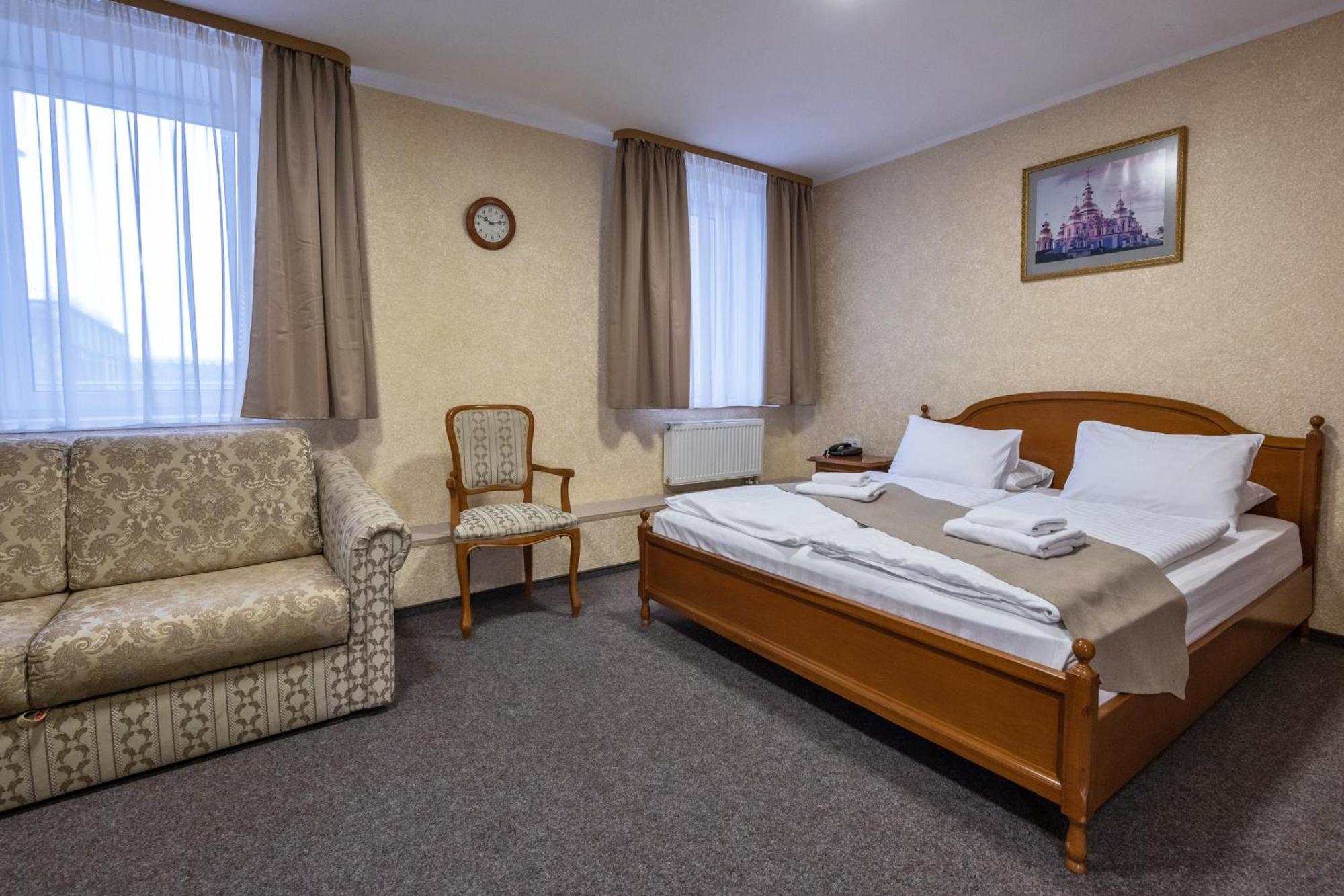 Deluxe Family Suite,1508137855:JPEG