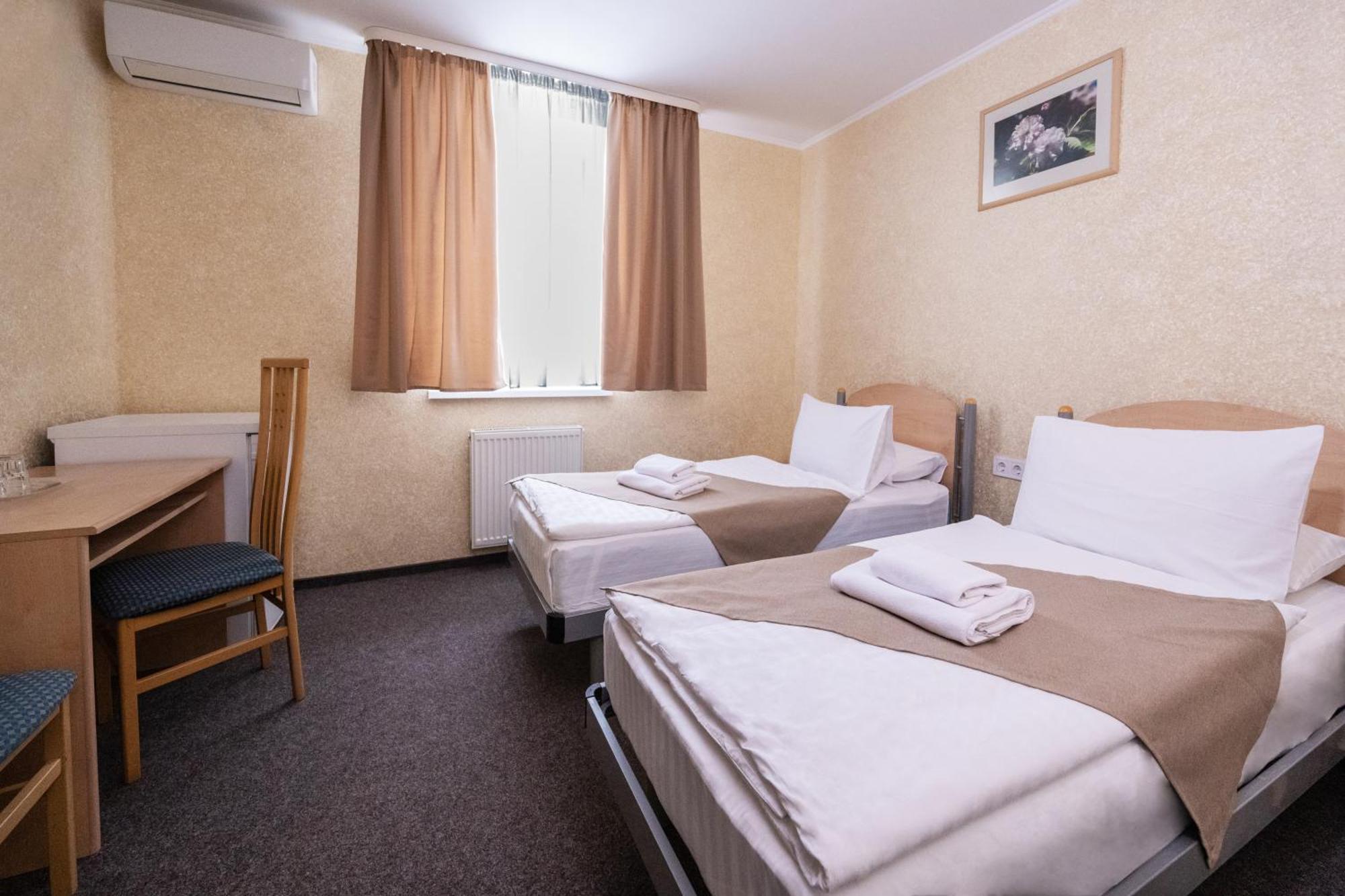 Twin Room,1495778020:JPEG