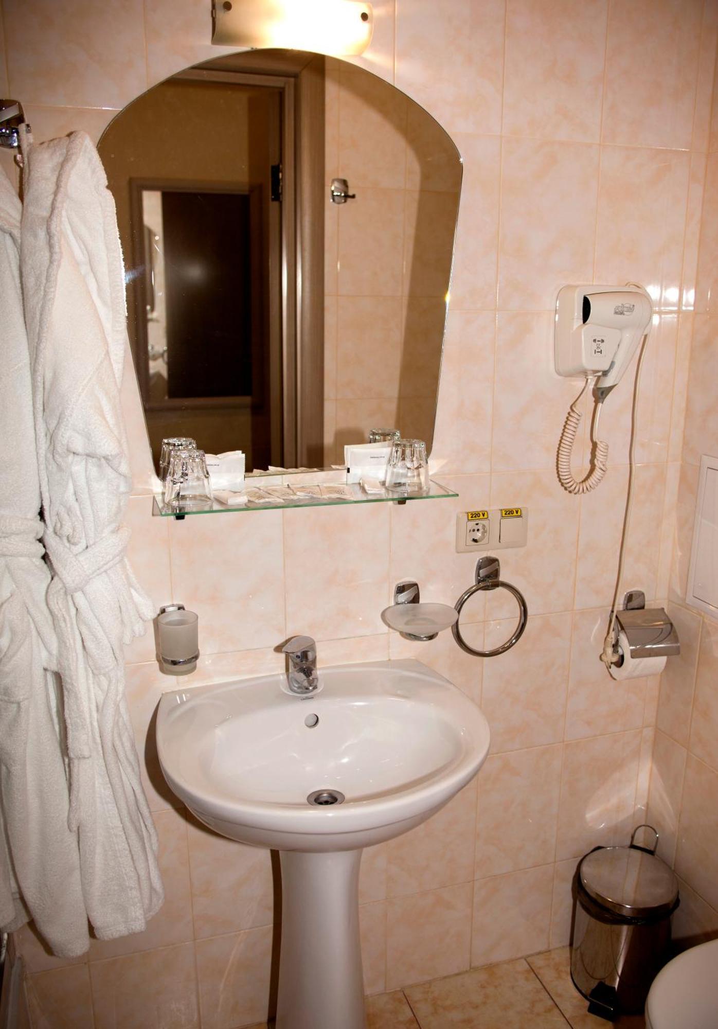 Deluxe Double Room,762644461:JPEG