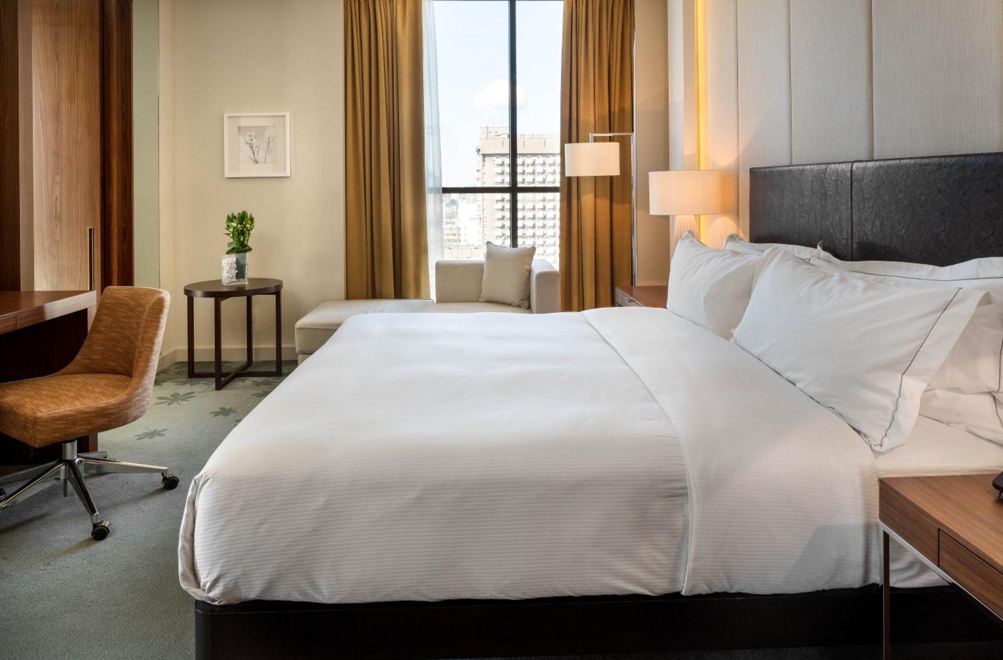 One-Bedroom King Suite - Lounge Access,1657167014:JPEG