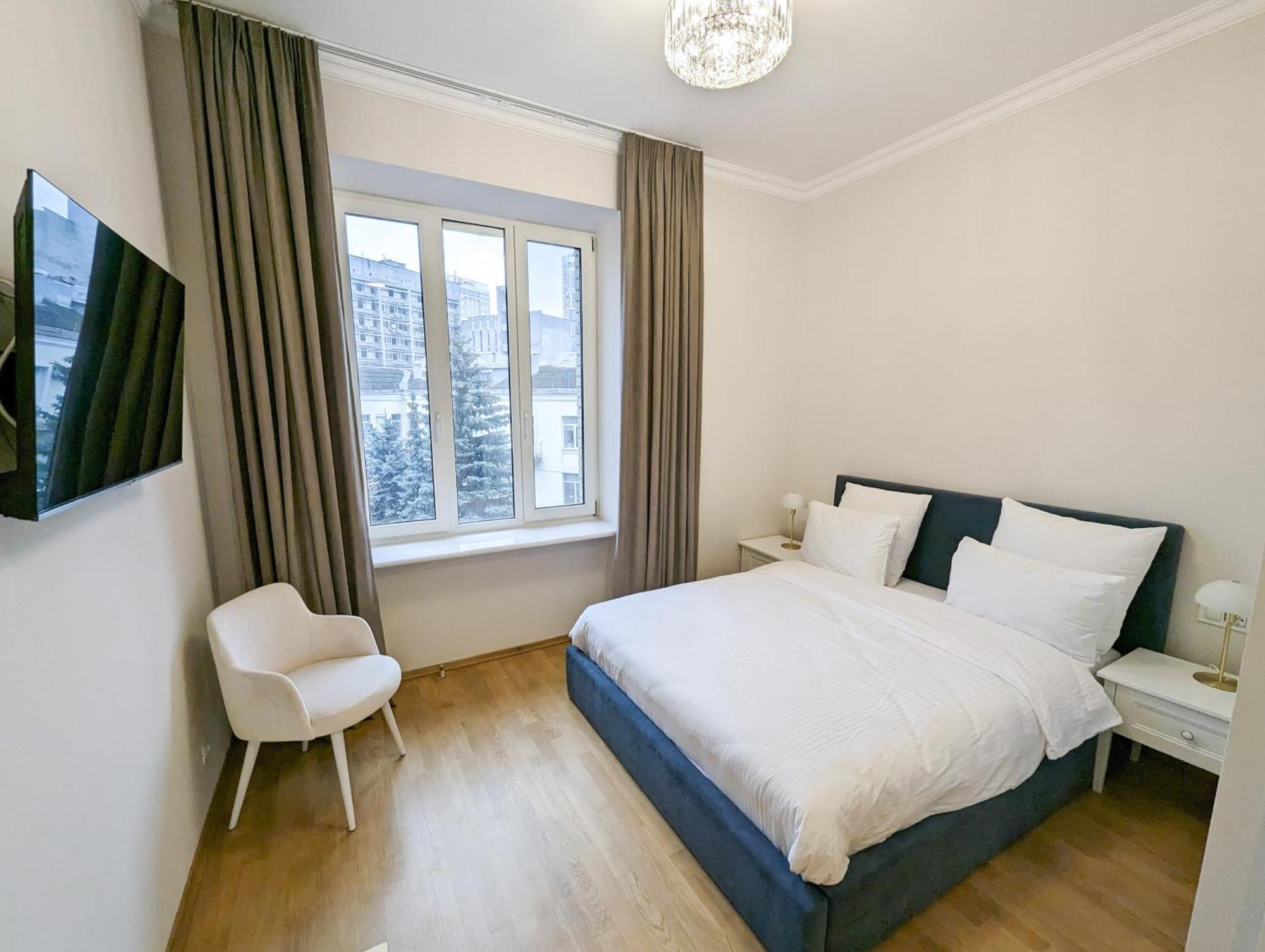 Double Room,1531452679:JPEG