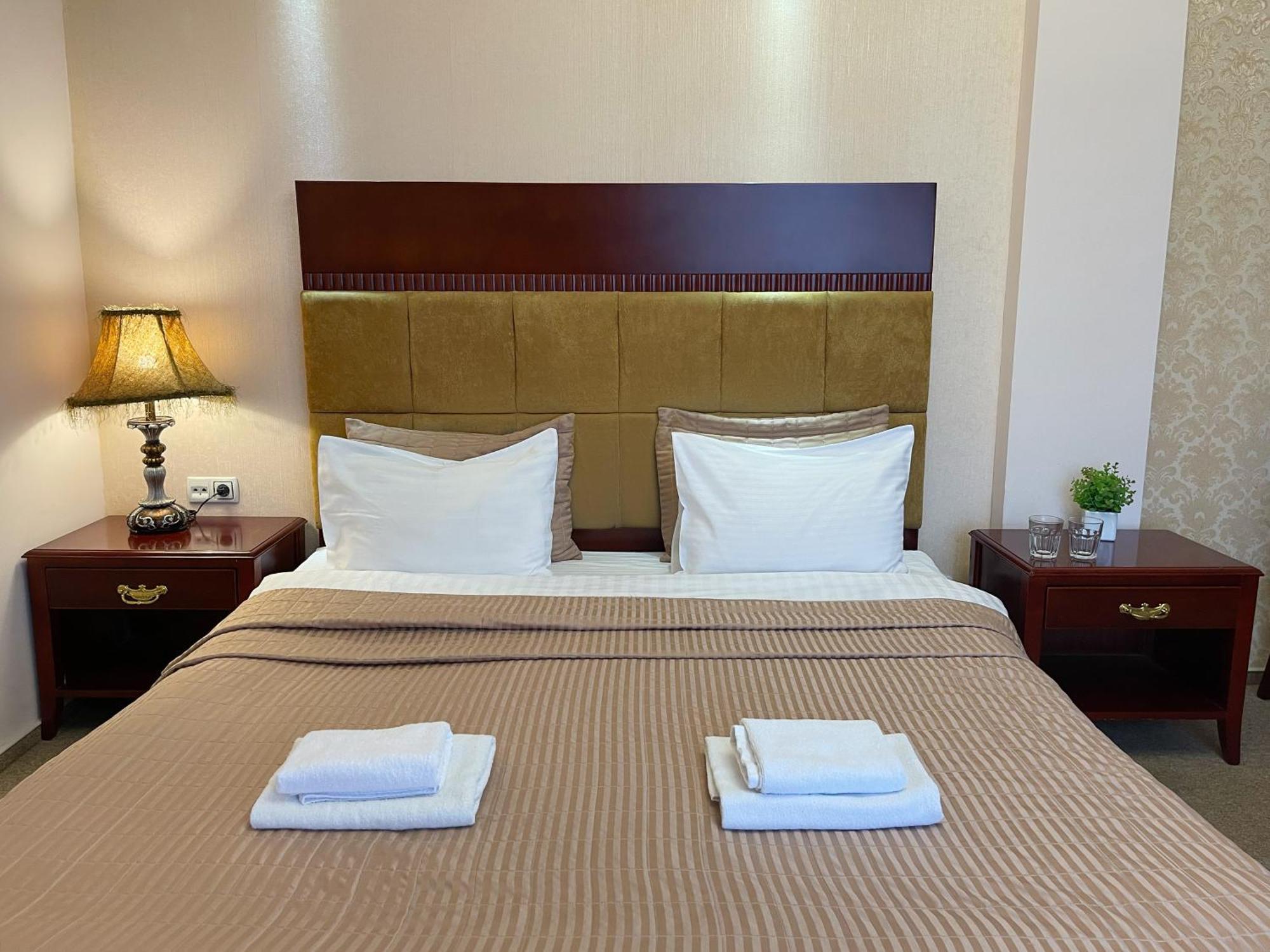 Deluxe Double Room with Shower,1538690038:JPEG