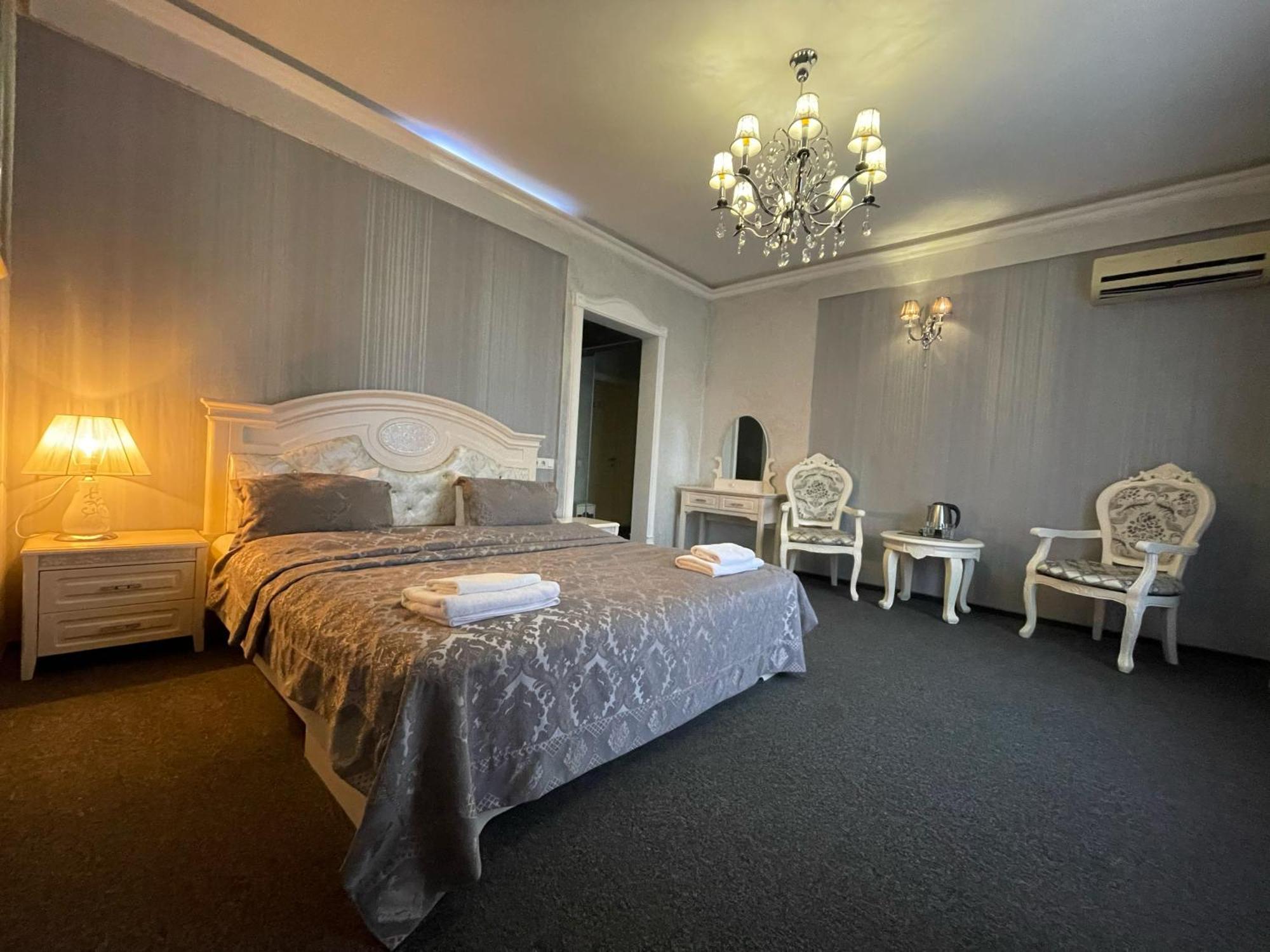 King Suite,1538692150:JPEG