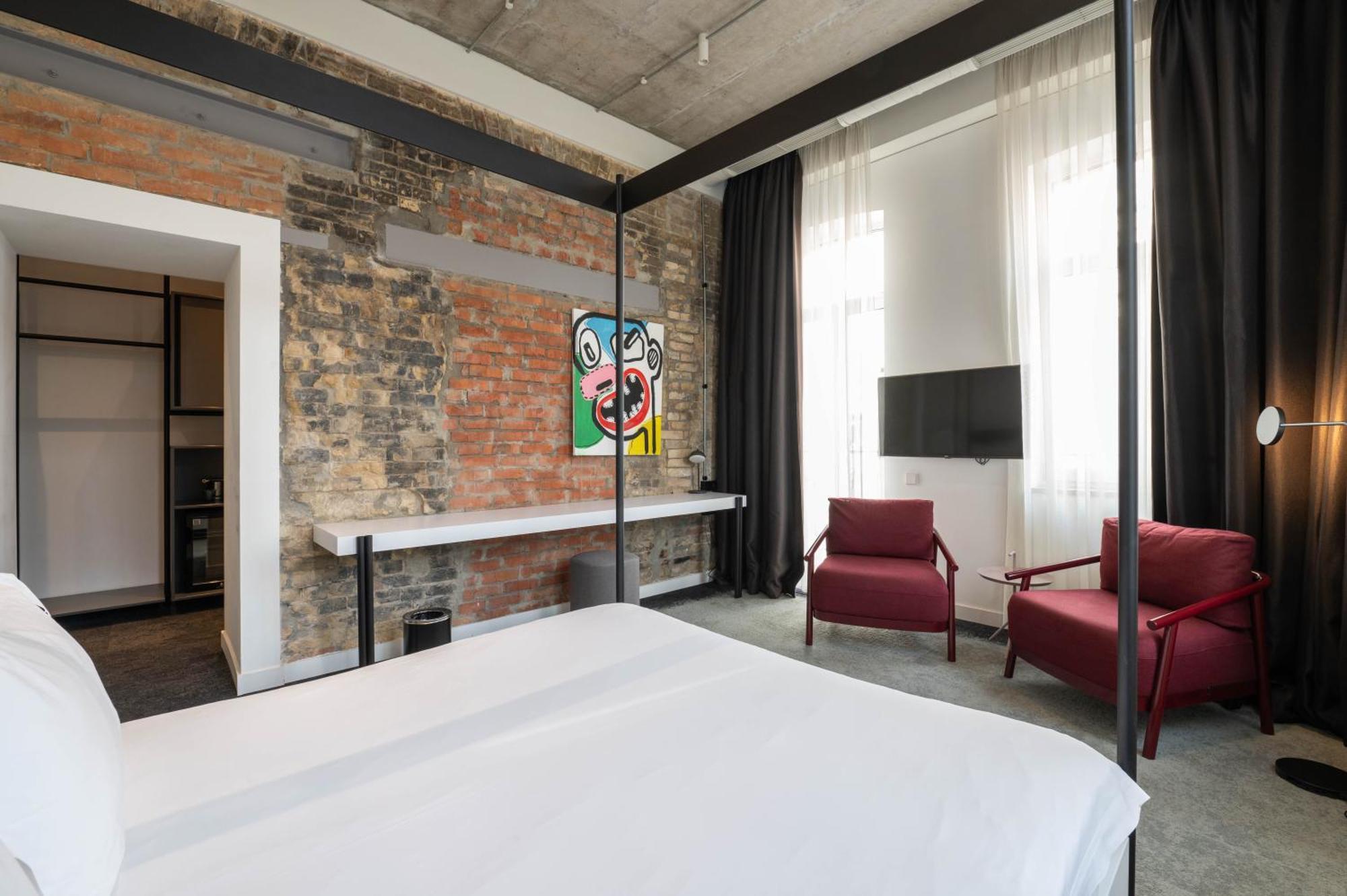 Junior Suite,1540364407:JPEG