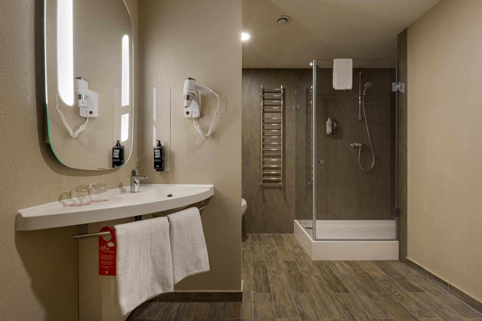 Family Room,1546241737:JPEG