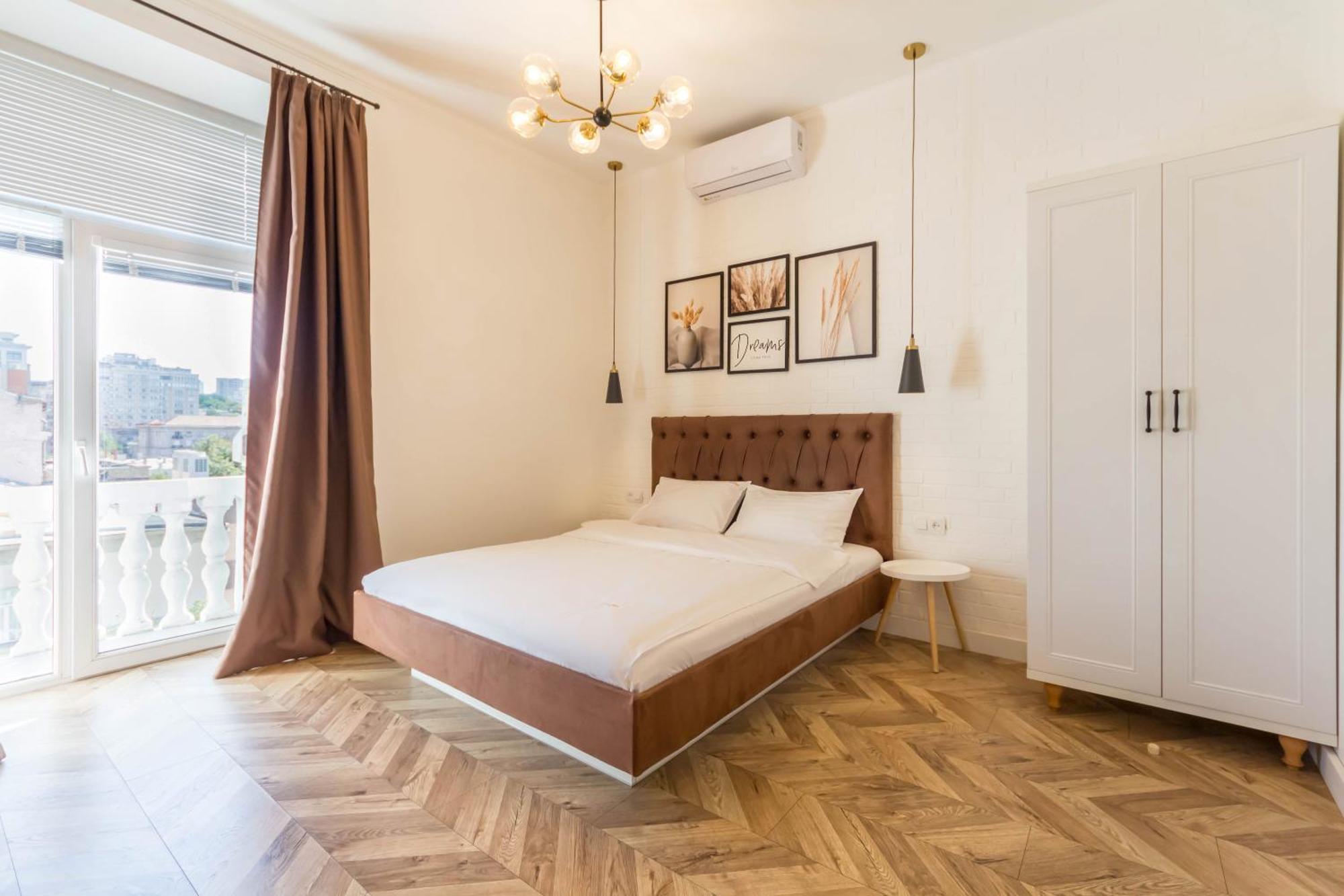 Deluxe Apartment,1073376097:JPEG