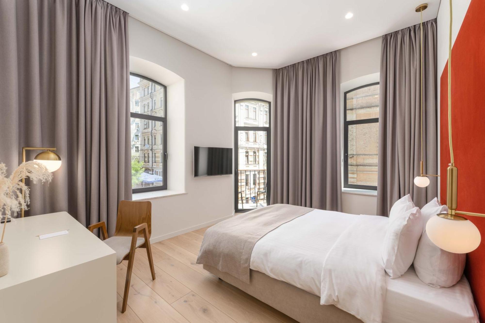 Deluxe Double Room with Balcony,1550754649:JPEG