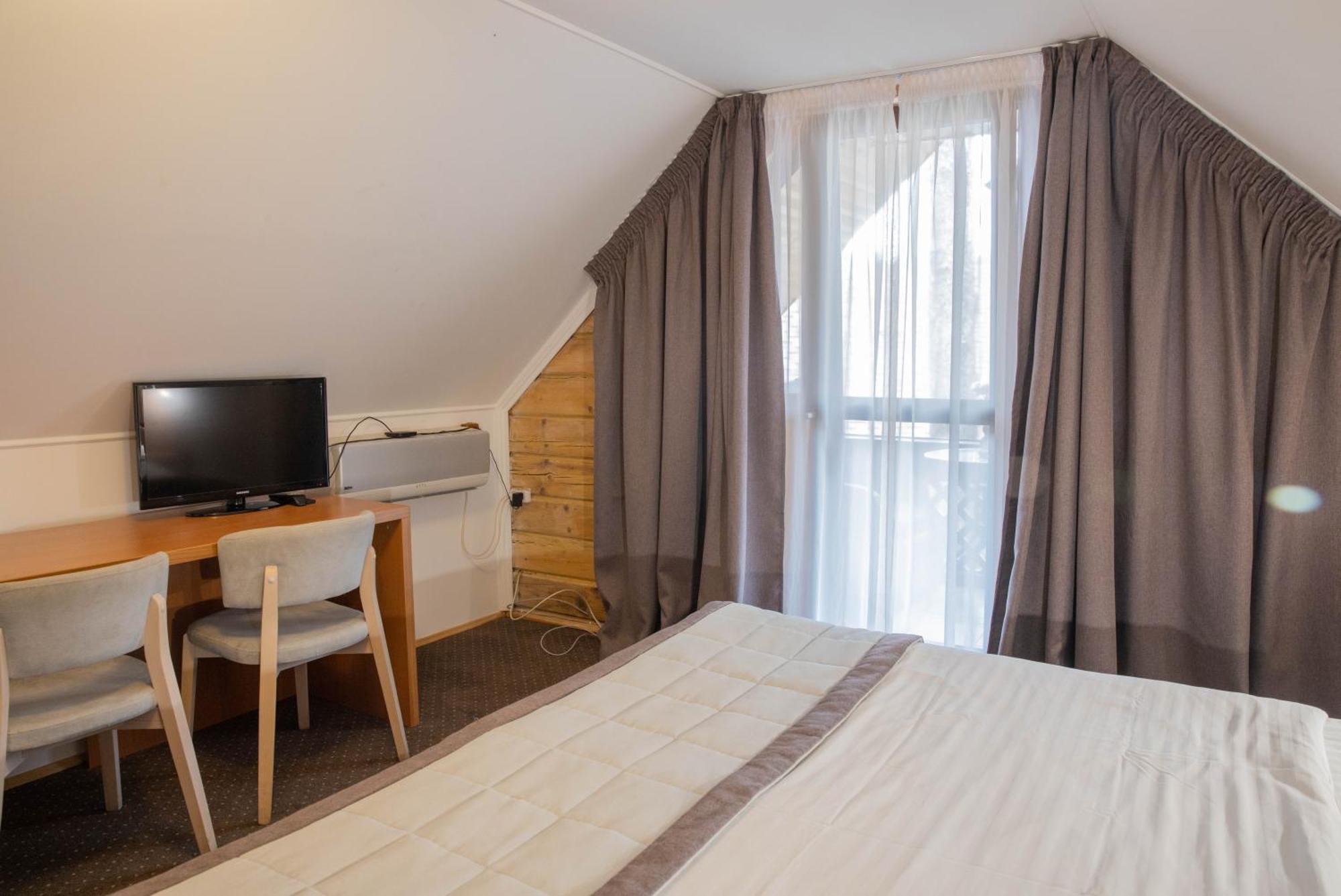 Two-Bedroom Cottage,1552750039:JPEG
