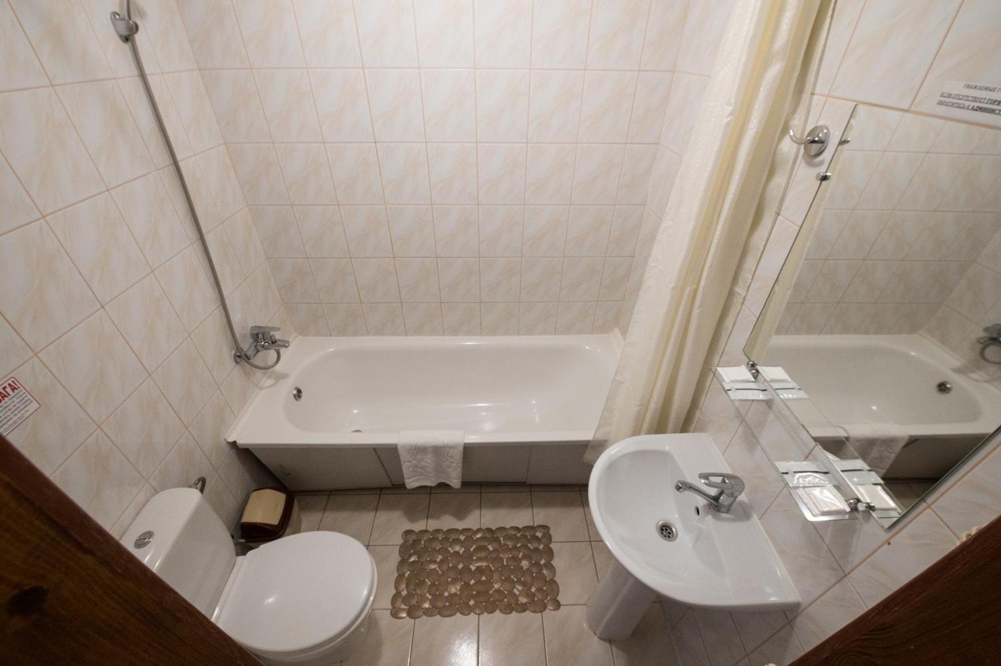 Single Room,640207362:JPEG