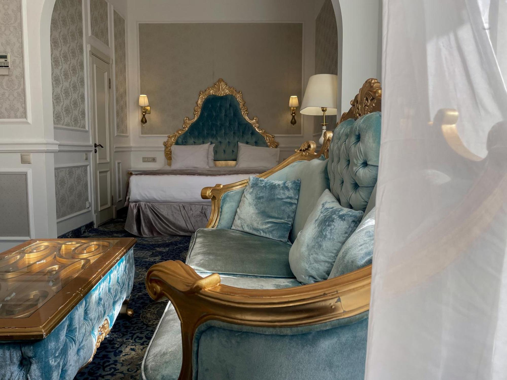 Junior Suite,1611094755:JPEG