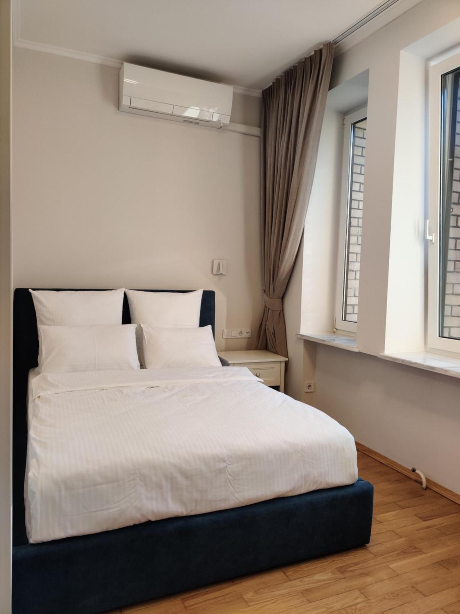 Small Double Room,1611399377:JPEG