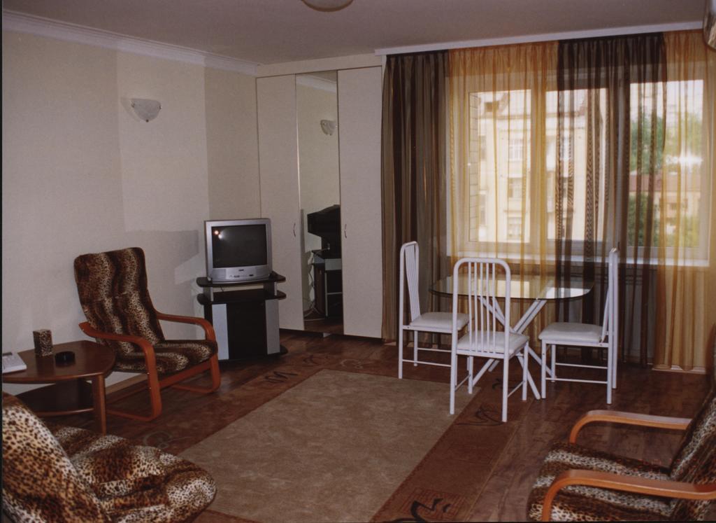 Studio Apartment,766791715:JPEG