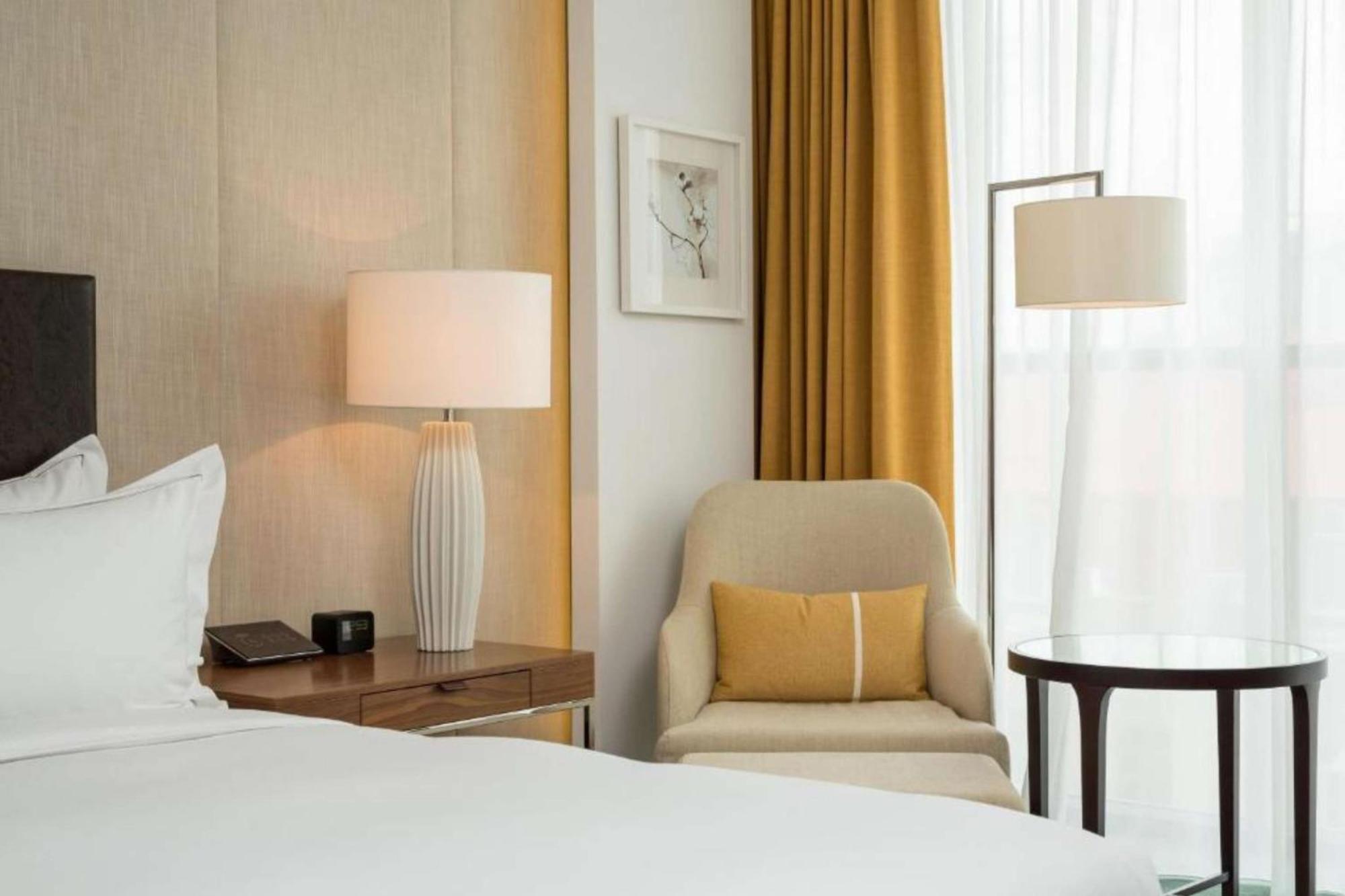 King Guest Room,1657167034:JPEG