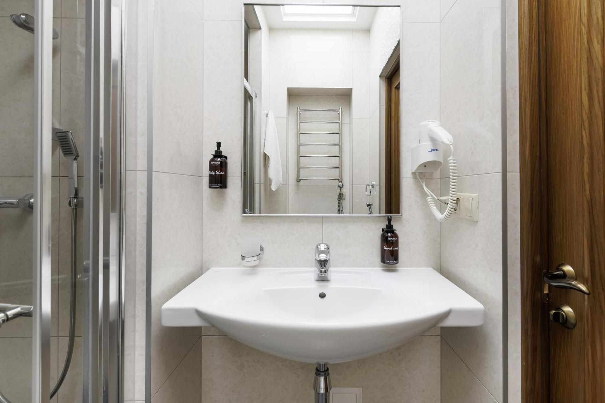 Standard Double or Twin Room,1660301459:JPEG