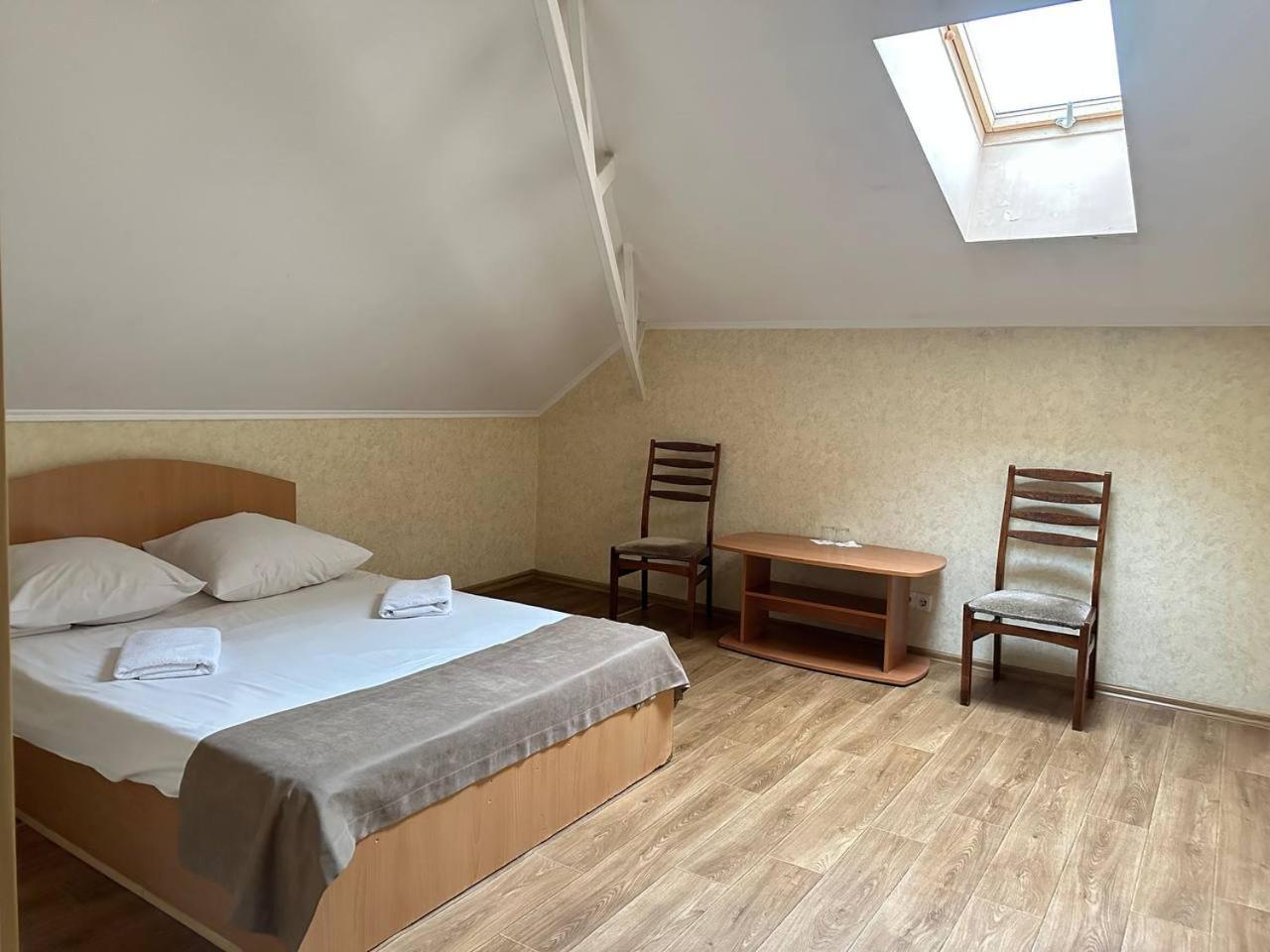 Small Single Room,1769563140:JPEG
