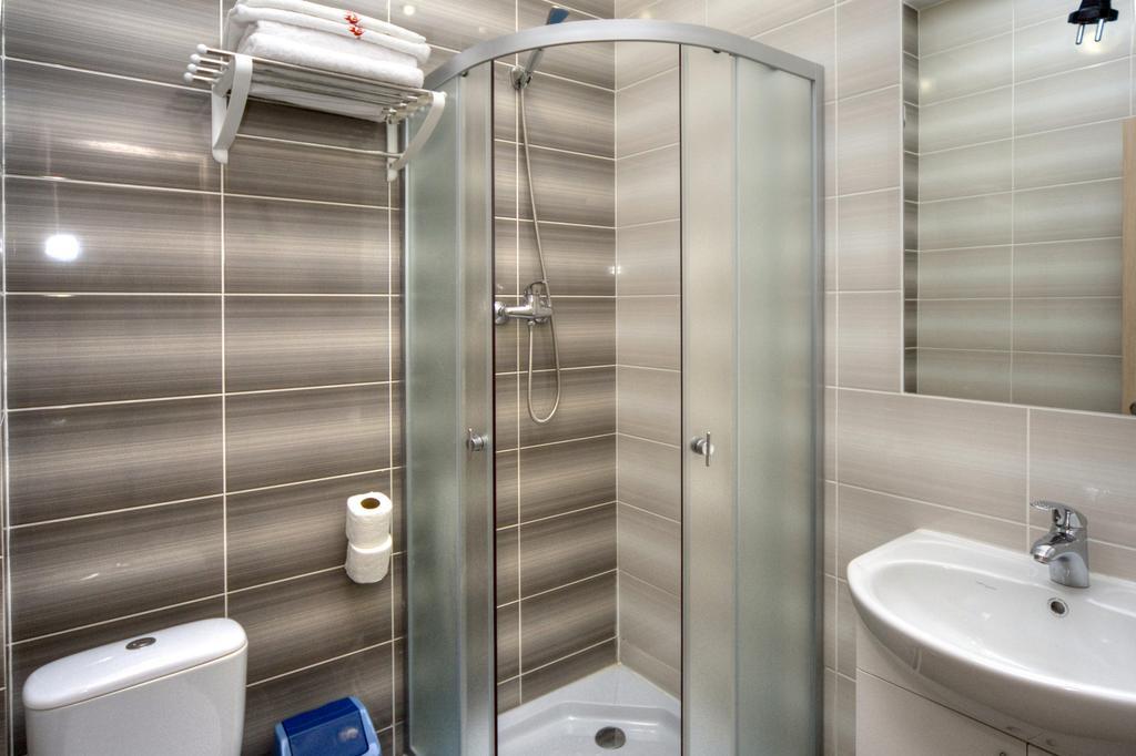 One-Bedroom Apartment,227592098:JPEG