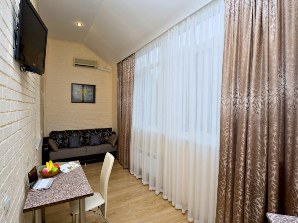 One-Bedroom Apartment,378202804:JPEG