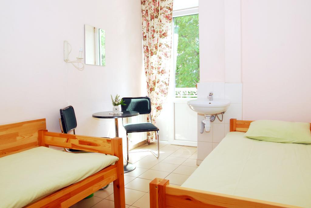 Comfort Twin Room with Shared Bathroom,1589551017:JPEG