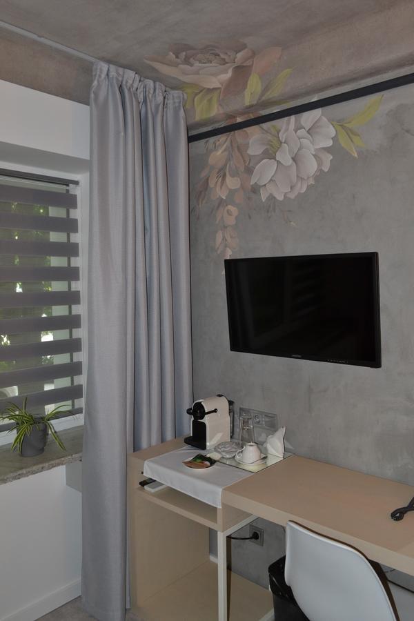 Small Single Room,709073395:JPEG