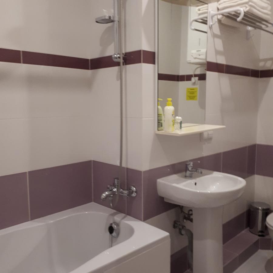 Twin Room,579287850:JPEG