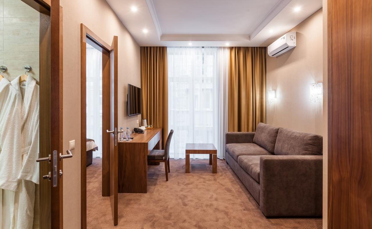 Deluxe Junior Suite,605277378:JPEG