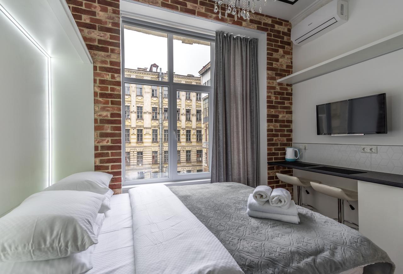 Apartment with Shower