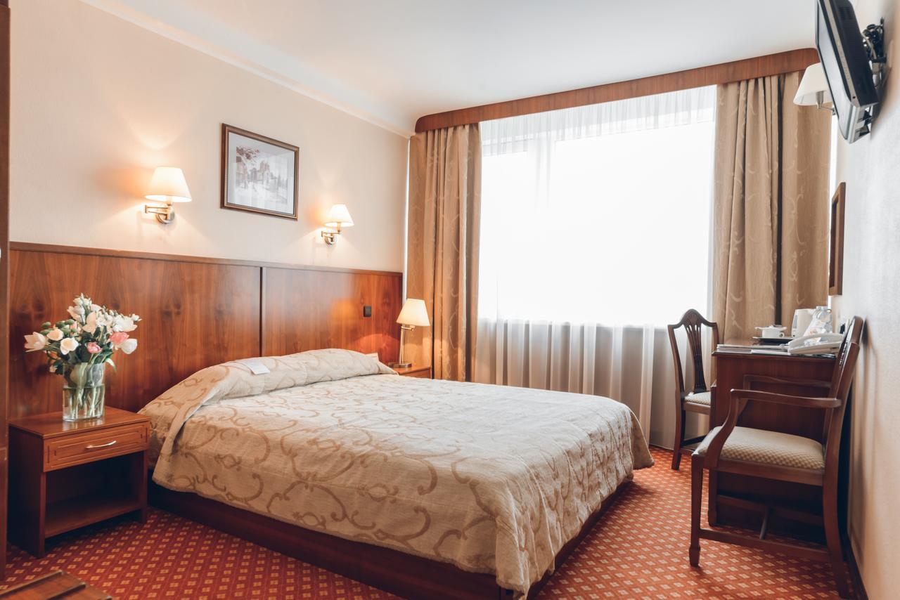 Classic Double Room,653982510:JPEG