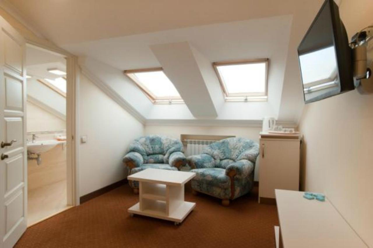Family Apartment,559348020:JPEG