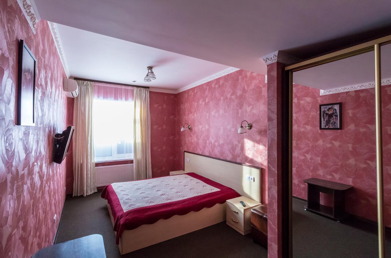 Double Room with Private Bathroom,664307358:JPEG