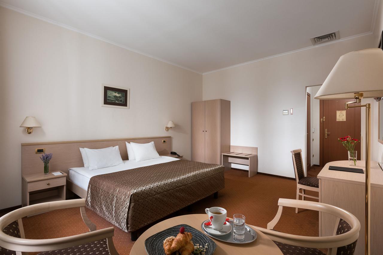 Double Room,718985902:JPEG