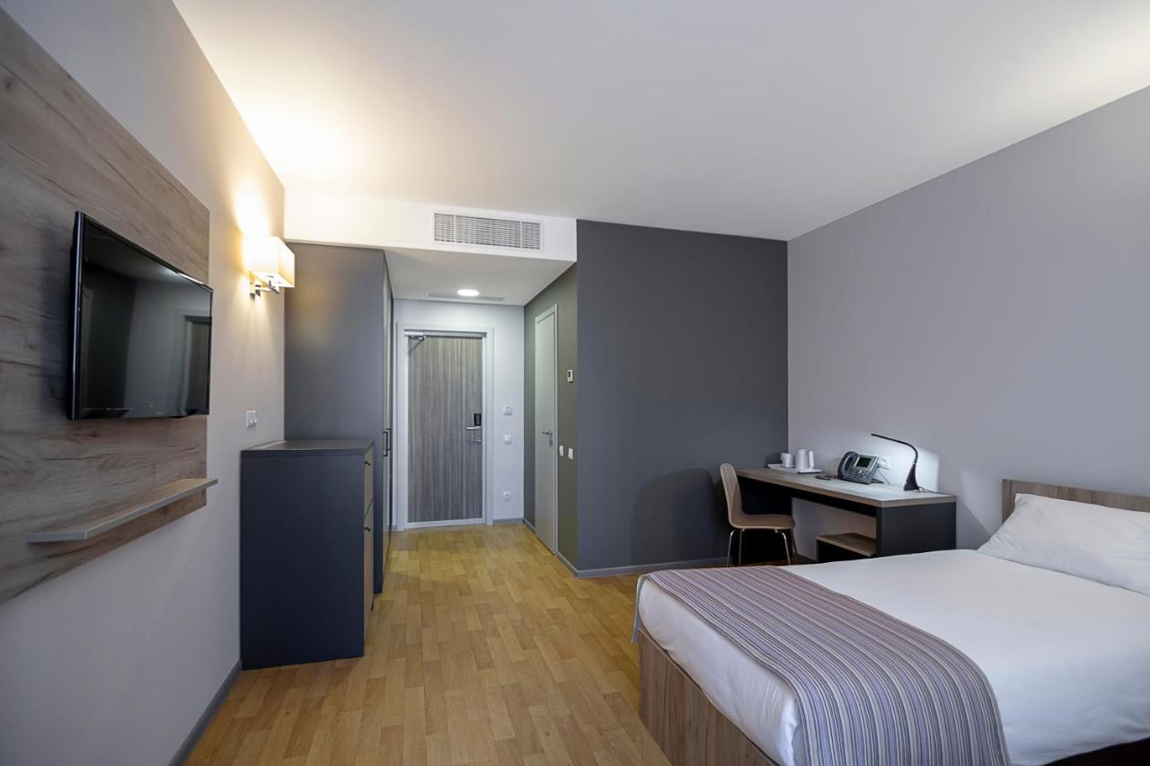 Large Double or Twin Room,947394265:JPEG