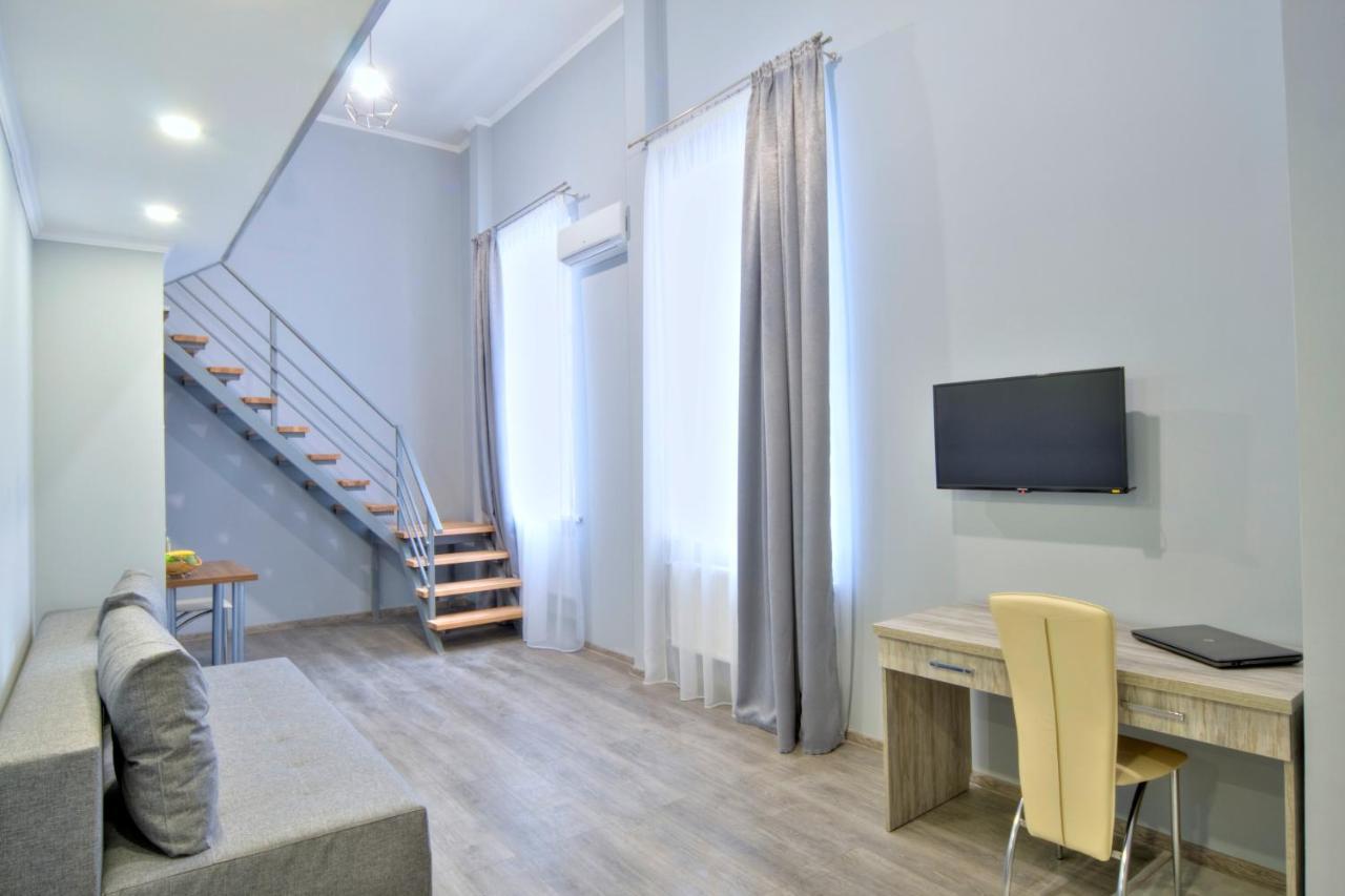 Duplex Apartment,756666100:JPEG