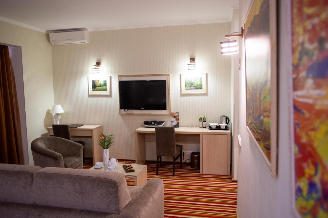 Junior Suite Terrace,1589252386:JPEG