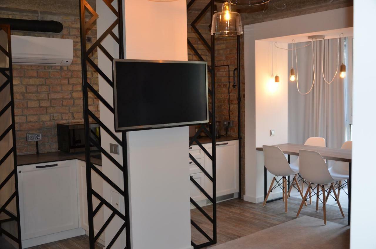 Studio Apartment,785879196:JPEG