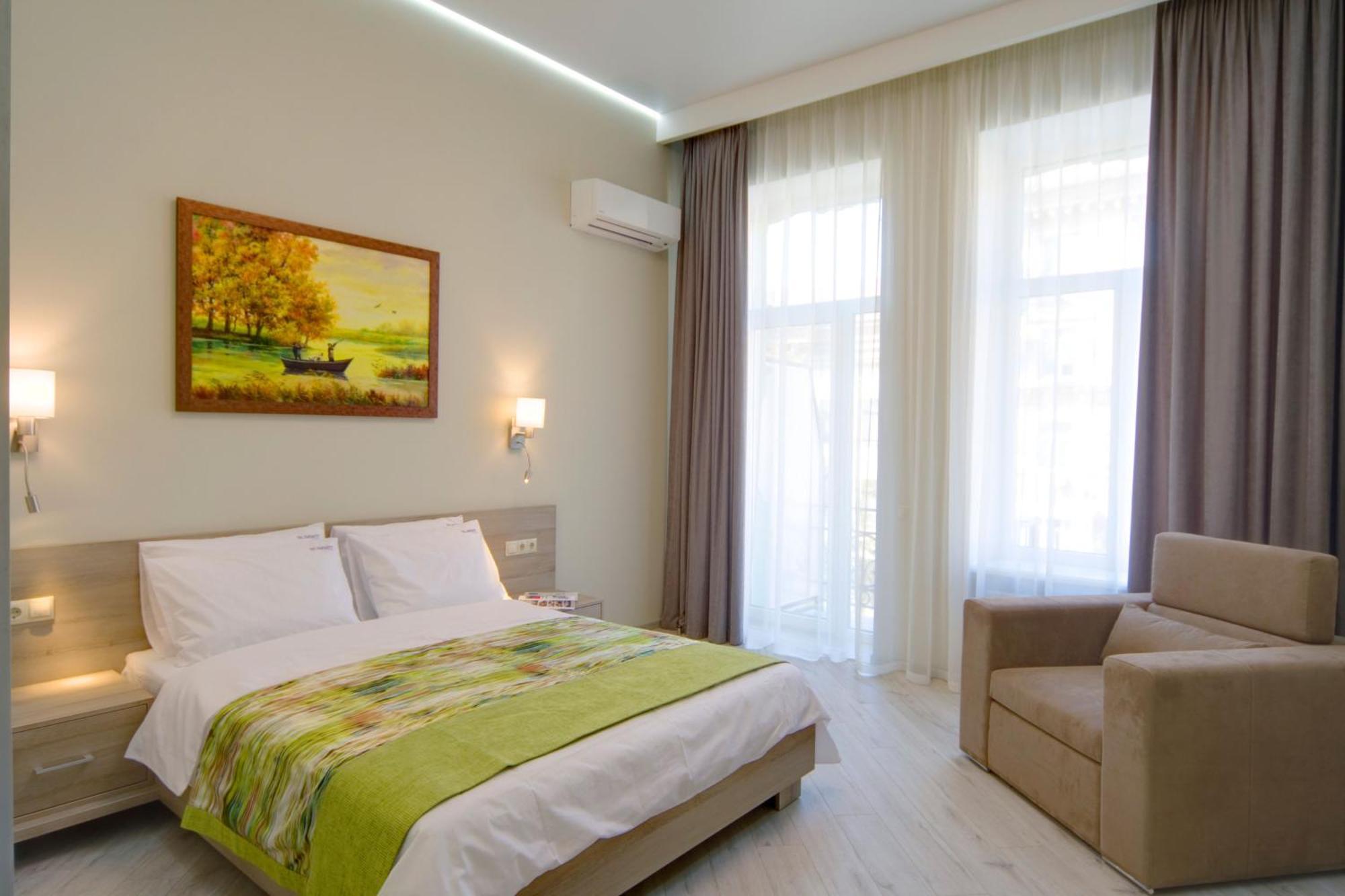 Studio Apartment with Spa Bath,832653755:JPEG