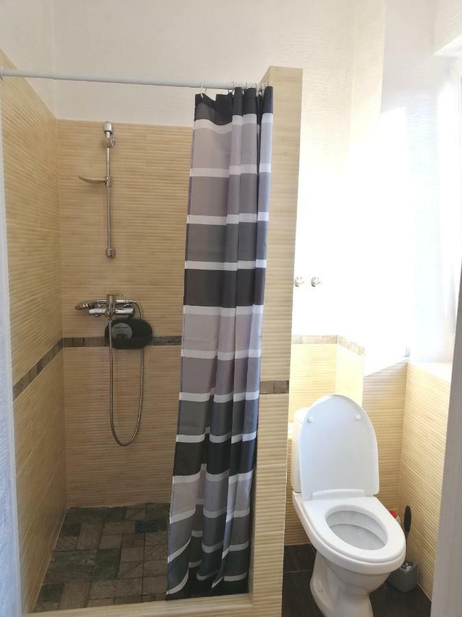 Studio,934108069:JPEG